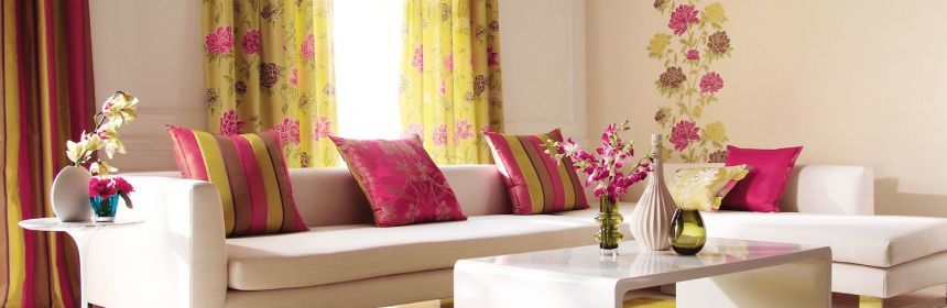 сочетание обоев и плитки