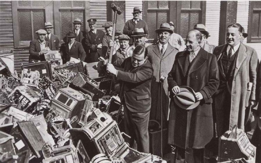 Кто придумал игровые автоматы