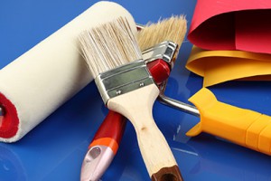 Покраска обоев своими руками Как клеить