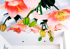 Клеим потолочные обои Как клеить